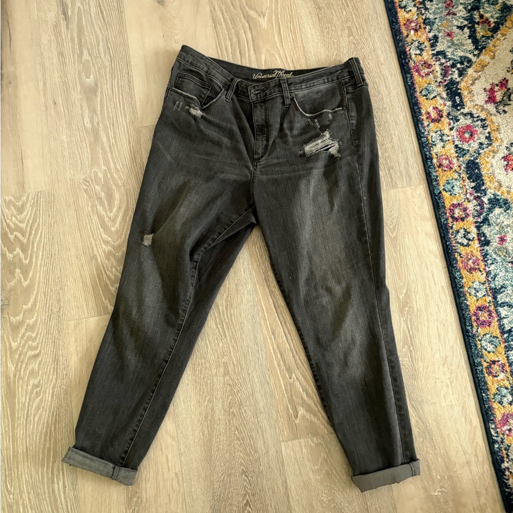 Universal Thread Gray Distressed Denim Jeans